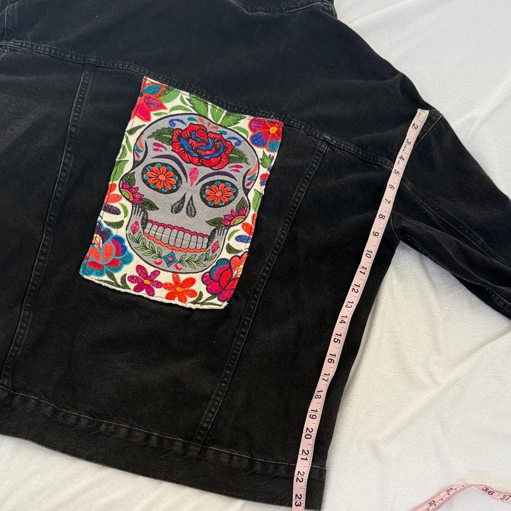 Bershka Black Denim Jacket with Skull Patches - Picture 5 of 9